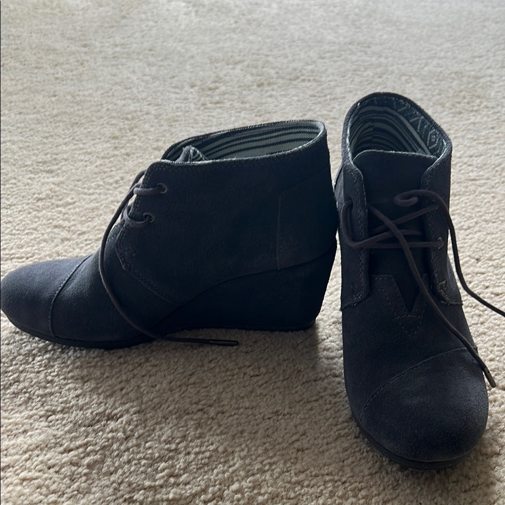 Women's Gray Suede Ankle Boots